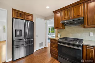10602 NE 60th St, Kirkland, WA 98033 - Photo 18