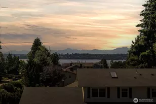 10602 NE 60th St, Kirkland, WA 98033 - Photo 2