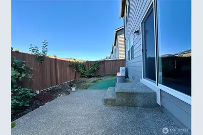 18757 Lipoma Place E, Puyallup, WA 98374 - Photo 30