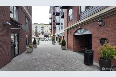 960 Harris Avenue #602, Bellingham, WA 98225 - Photo 2