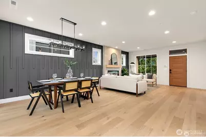 3032 NE Blakeley Street, Seattle, WA 98105 - Photo 2