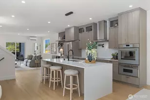 11748 Dayton Ave N, Seattle, WA 98133 - Photo 16