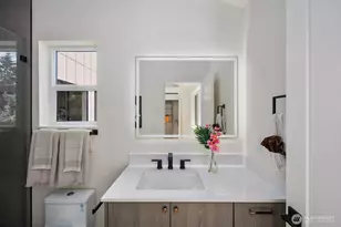 11746 Dayton Ave N, Seattle, WA 98133 - Photo 22