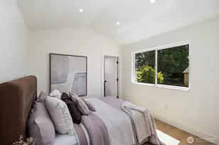 11746 Dayton Ave N, Seattle, WA 98133 - Photo 16