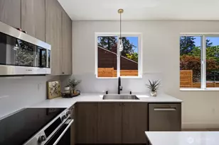 11746 Dayton Ave N, Seattle, WA 98133 - Photo 14