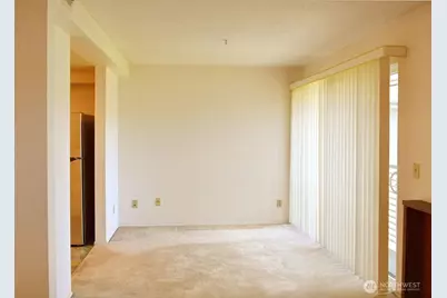 11300 1st Avenue NE #321, Seattle, WA 98125 - Photo 12