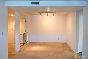 11300 1st Ave NE, Seattle, WA 98125 - Photo 8