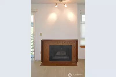 11300 1st Avenue NE #321, Seattle, WA 98125 - Photo 14