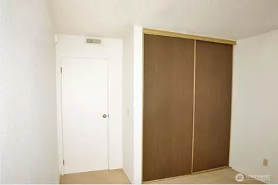 11300 1st Avenue NE #321, Seattle, WA 98125 - Photo 24