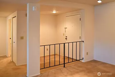 11300 1st Avenue NE #321, Seattle, WA 98125 - Photo 6