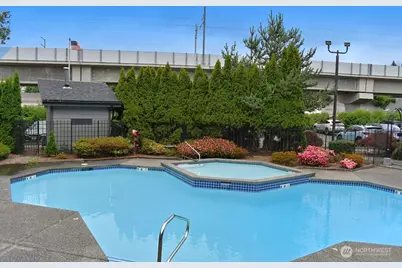 11300 1st Avenue NE #321, Seattle, WA 98125 - Photo 40