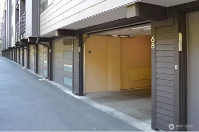11300 1st Avenue NE #321, Seattle, WA 98125 - Photo 34