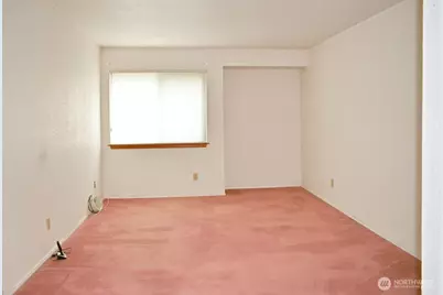 11300 1st Avenue NE #321, Seattle, WA 98125 - Photo 16