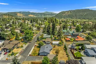 137 W Center St, Leavenworth, WA 98826 - Photo 32