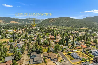 137 W Center Street, Leavenworth, WA 98826 - Photo 2