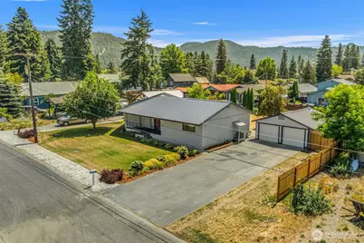 137 W Center Street, Leavenworth, WA 98826 - Photo 1