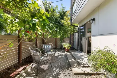 6729 14th Avenue NW #A, Seattle, WA 98117 - Photo 32