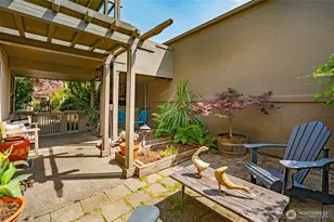 5858 NE Park Point Dr, Seattle, WA 98115 - Photo 20