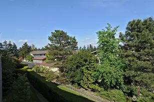 5858 NE Park Point Dr, Seattle, WA 98115 - Photo 30