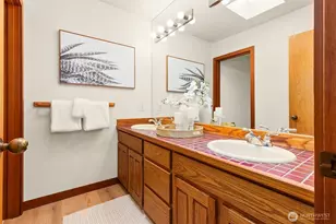 9636 NE 30th Pl, Clyde Hill, WA 98004 - Photo 26