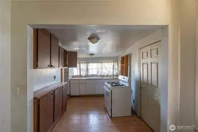 2614 S 54th Street, Tacoma, WA 98409 - Photo 8