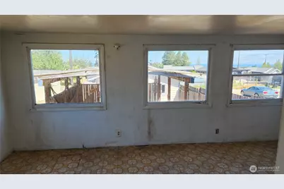 415 E Lopez Ave, Port Angeles, WA 98362 - Photo 6