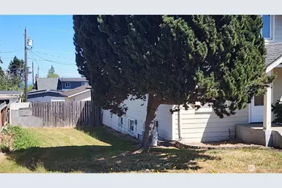 415 E Lopez Ave, Port Angeles, WA 98362 - Photo 2
