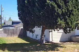 415 E Lopez Ave, Port Angeles, WA 98362 - Photo 2