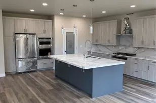 9614 48th Dr NE, Marysville, WA 98270 - Photo 2