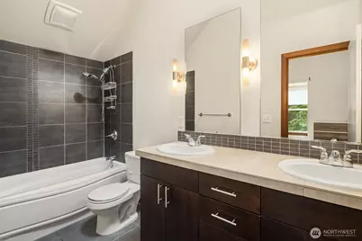 3635 Greenwood Avenue N #B, Seattle, WA 98103 - Photo 18