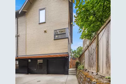 3635 Greenwood Avenue N #B, Seattle, WA 98103 - Photo 2