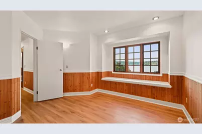 2305 E Lake Sammamish Place SE, Sammamish, WA 98075 - Photo 32