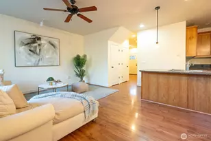 10727 SE 242nd St, Kent, WA 98030 - Photo 4