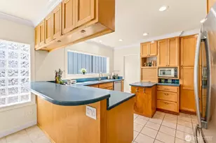 2763 59th Ave SW, Seattle, WA 98116 - Photo 10