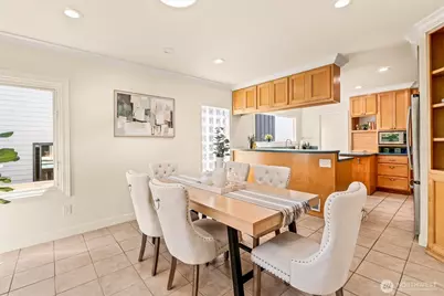 2763 59th Avenue SW, Seattle, WA 98116 - Photo 8