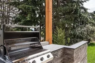 10207 NE 21st Pl, Bellevue, WA 98004 - Photo 22