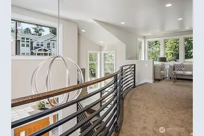 10207 NE 21st Place, Bellevue, WA 98004 - Photo 14