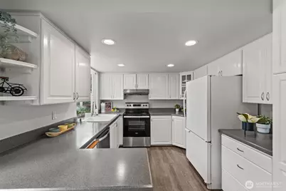 22208 Meridian Avenue S, Bothell, WA 98021 - Photo 10