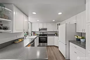 22208 Meridian Ave S, Bothell, WA 98021 - Photo 10