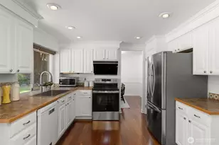 23973 SE 42nd Pl, Sammamish, WA 98029 - Photo 8
