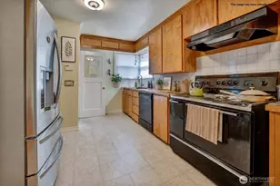 2407 Larch Way, Lynnwood, WA 98036 - Photo 4