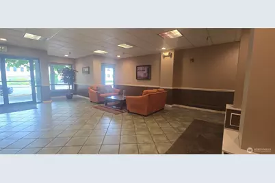 12345 Roosevelt Way NE #406, Seattle, WA 98125 - Photo 2