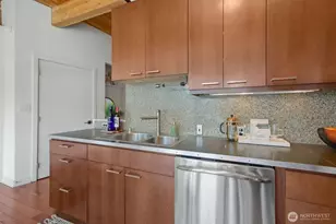 1408 12th Ave, Seattle, WA 98122 - Photo 10