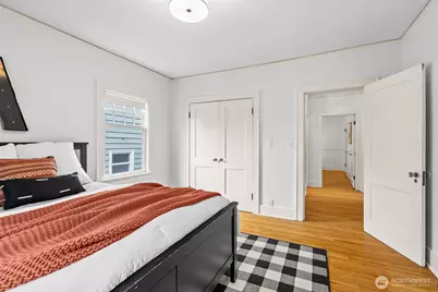 114 Queen Anne Drive, Seattle, WA 98109 - Photo 14