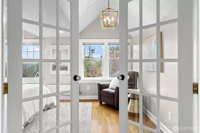 114 Queen Anne Drive, Seattle, WA 98109 - Photo 20