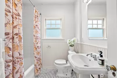 114 Queen Anne Drive, Seattle, WA 98109 - Photo 16