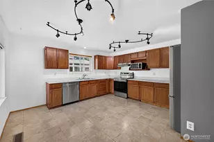 233 Cascade St, Buckley, WA 98321 - Photo 8