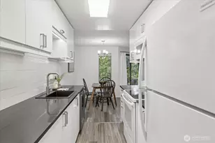 12742 NE 116th Ln, Kirkland, WA 98034 - Photo 6