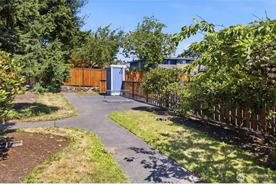 8800 20th Avenue NE #B202, Seattle, WA 98115 - Photo 34
