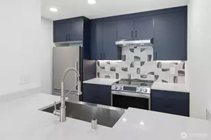 8800 20th Ave NE, Seattle, WA 98115 - Photo 16